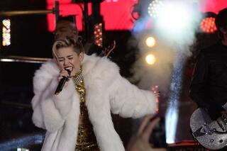 La véritable histoire derrière le tube ‘Wrecking Ball’ de Miley Cyrus