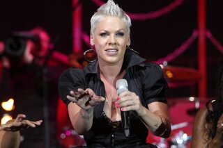 P!NK En Tête D'affiche De Werchter Boutique 2023 : Les Histoires ...