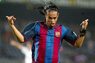 Ronaldinho heeft net gescoord voor Barça