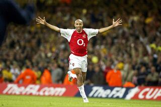 One day, one goal: Thierry Henry scoort nummer 1 van zijn 228 goals bij Arsenal