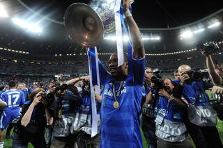 Drogba kreeg de bal diep en kon zonder problemen de Champions League binnenhalen voor Chelsea.