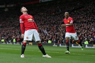 Rooney mime un combat de boxe pour célébrer son goal contre Tottenham