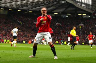 Rooney mime un combat de boxe pour célébrer son goal contre Tottenham