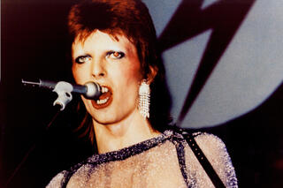 David Bowie et son look androgyne pour Ziggy Stardust