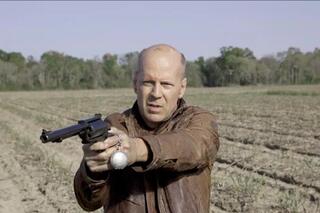 Bruce Willis speelt de hoofdrol in Looper.