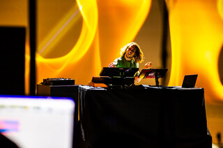 Joris Delacroix sur le plateau de 'Plus de son'