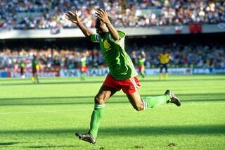 One day, one goal : Roger Milla fait danser la Coupe du monde 1990.