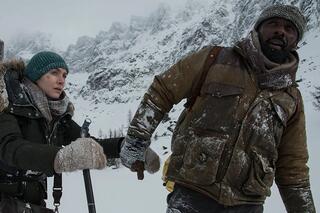Kate Winslet en Idris Elba in 'The Mountain Between Us'