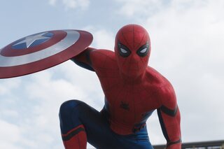 Peter Parker dans Captain America, joué par Tom Holland