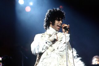 Prince sur scène pour le Purple Rain Tour.