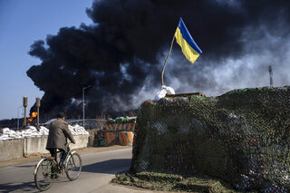 Ukraine: In the Grips of War