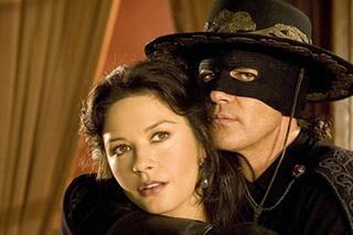 Catherine Zeta-Jones en Antonio Banderas in 'The Legend of Zorro'