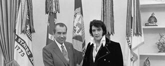 Het verhaal achter de beroemde foto van Richard Nixon en Elvis Presley
