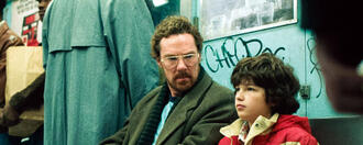 Un monstre sous le lit et un Cumberbatch désemparé : découvrez la nouvelle série Netflix 'Eric' !